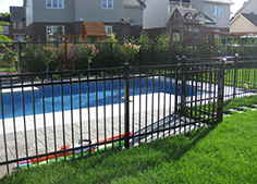 Installation de clôture ornementale à Varennes sur la rive-sud de Montréal