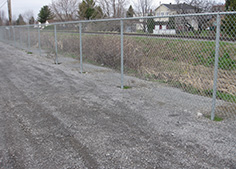 Installation de clôture commerciale Frost à Longueuil, sur la rive-sud de Montréal